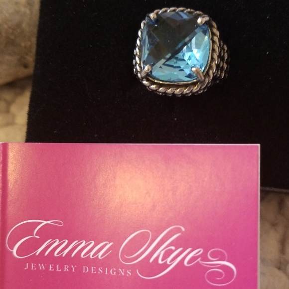 🦋Pretty Emma Sky topaz ring🦋 - Picture 2 of 7